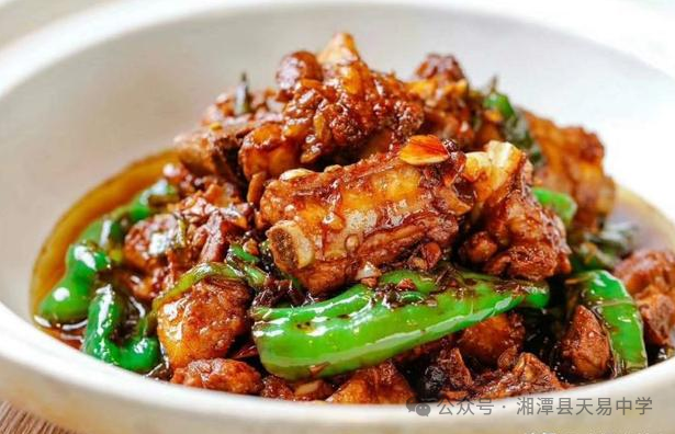 科學(xué)膳食 營(yíng)養(yǎng)均衡——天易中學(xué)第十二周食譜
